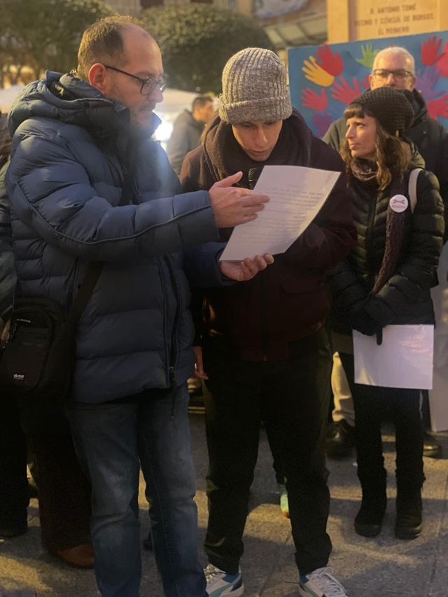 Personas con una enfermedad rara en la lectura del manifiesto.