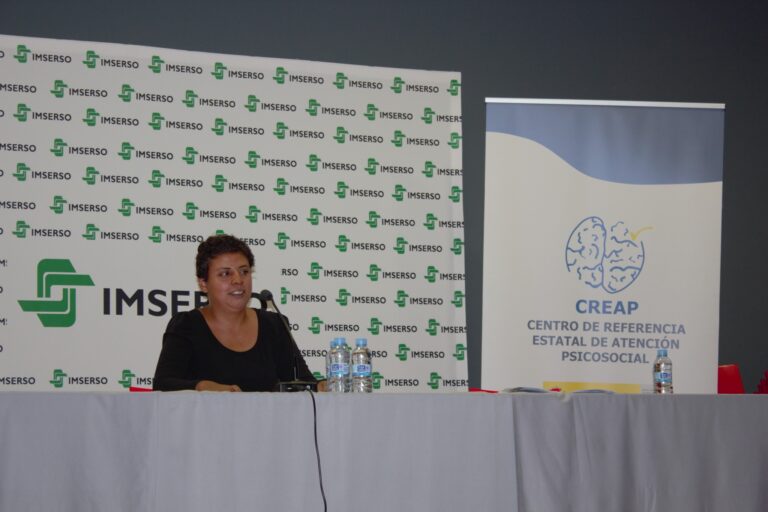 Elena Salabert, autora de “A plena voz”