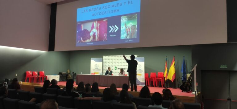 José Arcadio en su presentación “La brecha digital y el TMG”