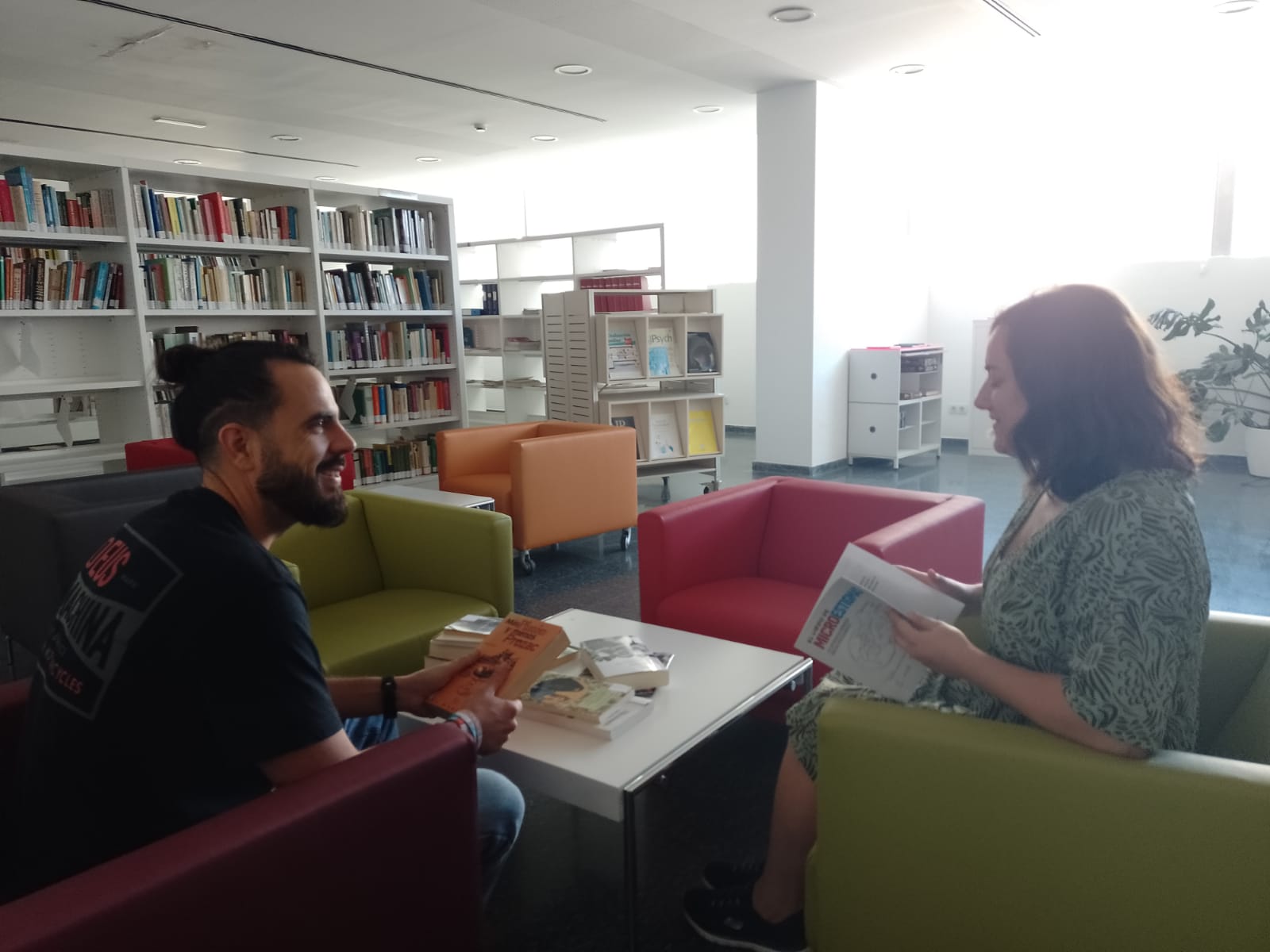 Entrevistando a Aurora en BiblioCreap Entrevistando a Aurora en BiblioCreap