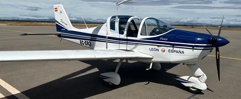 Avioneta usada por las personas usuarias del centro.
