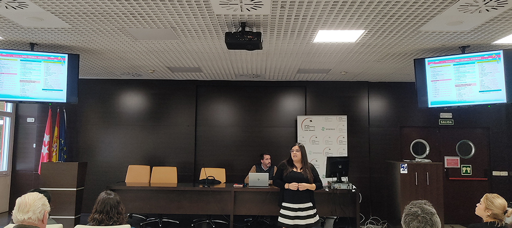 Presentación de la Guía de recursos de neurorrehabilitación en daño cerebral adquirido en la Comunidad de Madrid en el Salón de actos del Ceadac. Presentación de la guía.